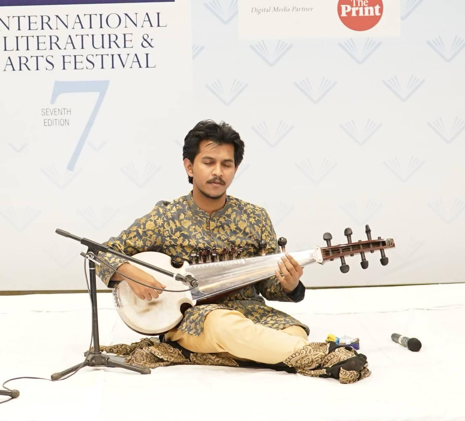 Blue Printed Kurta Sitting